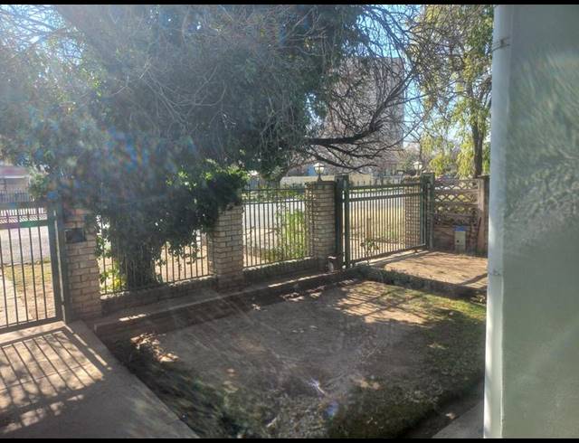 6 BEDROOM HOUSE FOR SALE IN QUEENSTOWN CENTRAL